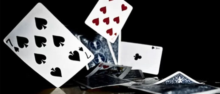 Some Winning Tips on Playing Poker Online