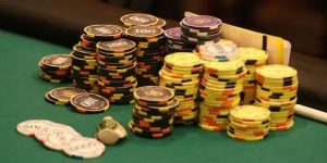 Debate On Which Is Better Live Poker Or Online Poker